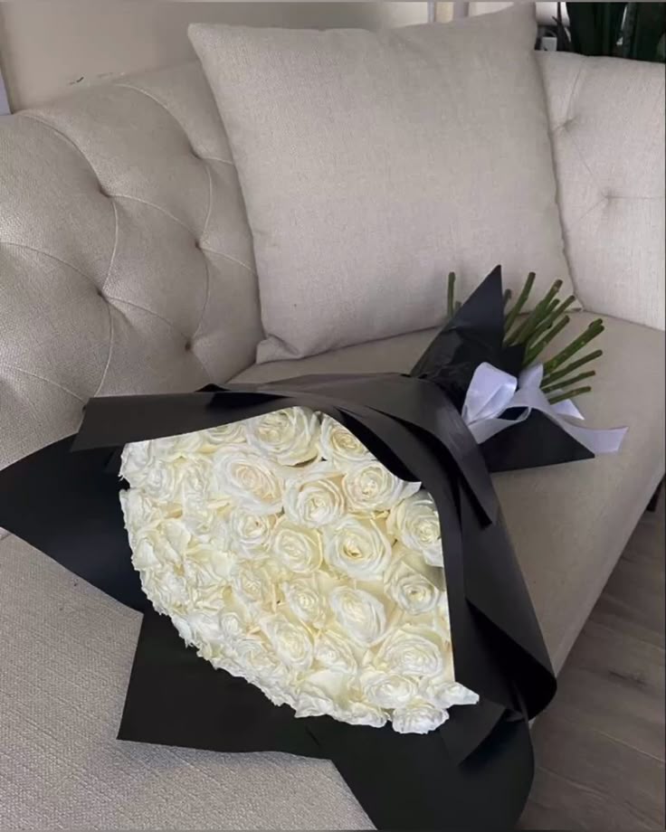 Wrapped | 100 Roses